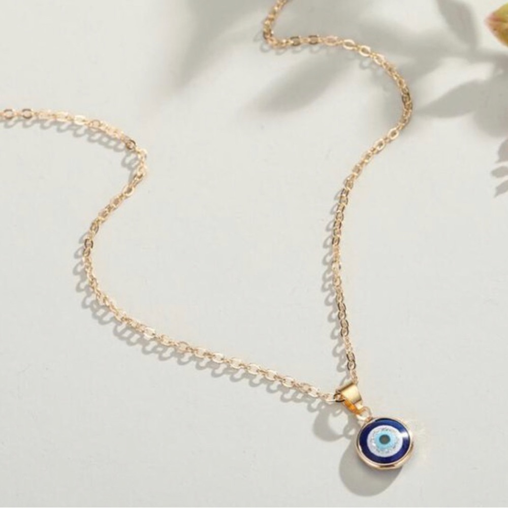 Blue sparkle evil eye necklace 💙🧿✨